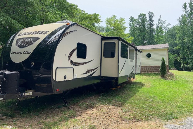 2018 Lacrosse 329BHT