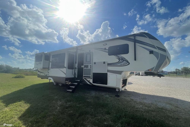 2020 Solitude 375RES-R