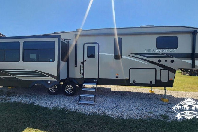 2021 Chaparral 360IBL