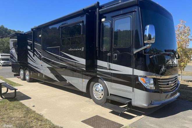 2018 Ventana 4310 Bunkhouse