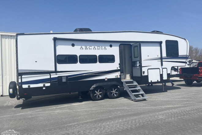 2022 Arcadia 3370BH
