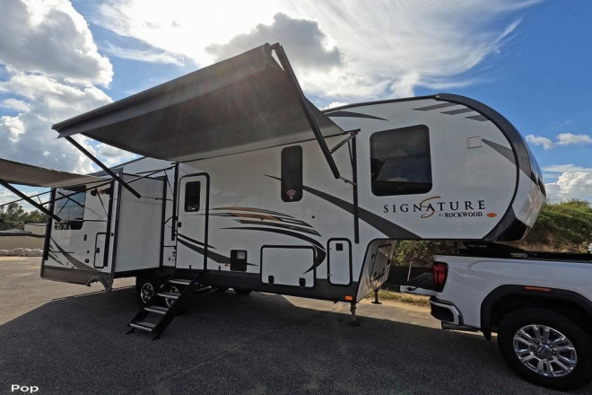 2020 Signature 8299SB