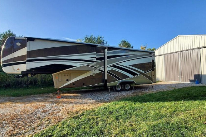 2017 Mobile Suites 36RSSB3