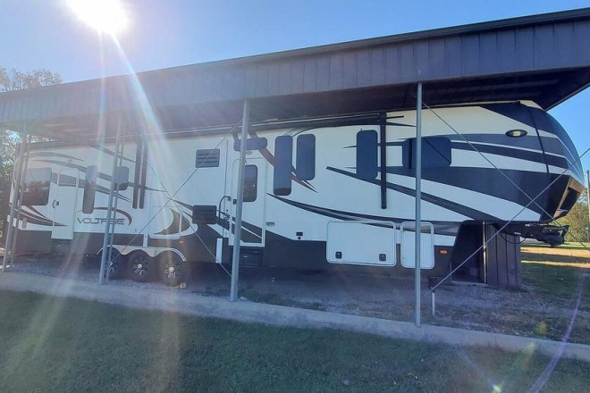 2015 Voltage V3990 Epic Series