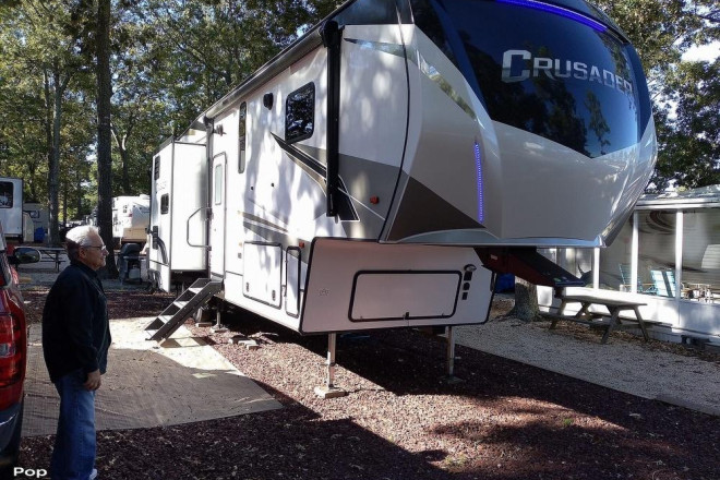 2021 Crusader 395BHL