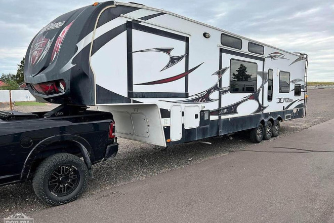2012 Fuzion 405 Toy Hauler