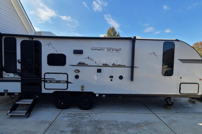 2021 Grey Wolf 23MKBL