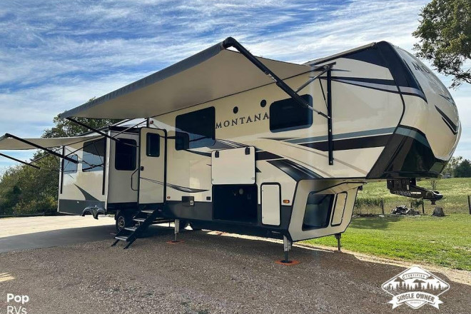 2021 Montana 3812MS
