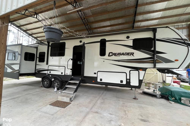 2019 Crusader 320DEN