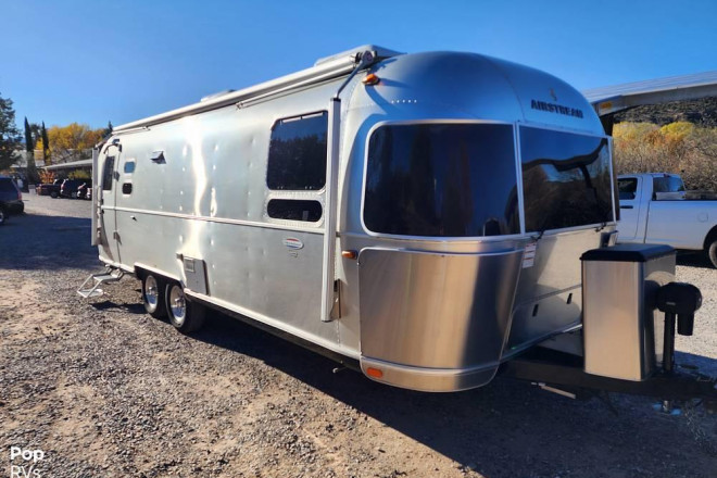 2019 International Signature 27FB