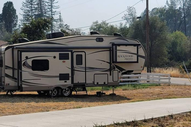 2015 Rockwood 8294WS