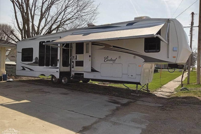 2009 Cardinal 35 LE