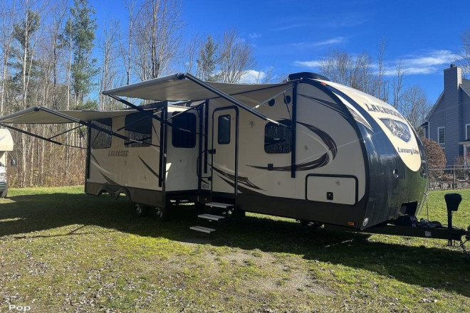 2017 Lacrosse Lite 335BHT