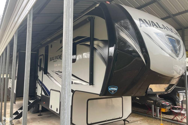 2018 Avalanche 321RS