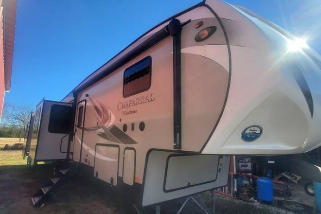 2020 Chaparral 381RD