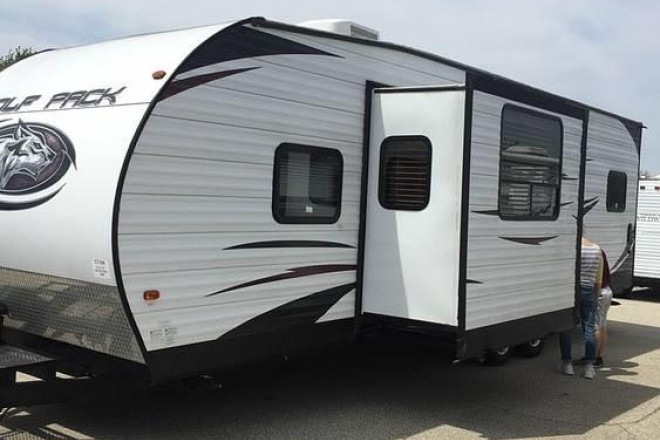 2014 Cherokee Wolf Pack 28WP Toy Hauler