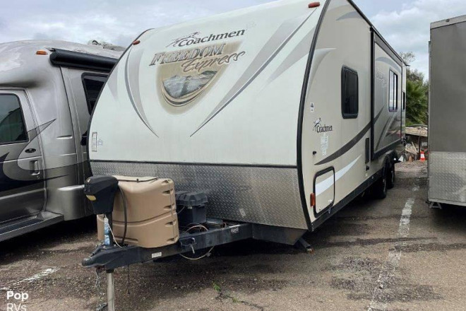 2016 Freedom Express 246RKS