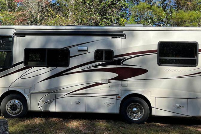 2011 Allegro Breeze 28BR
