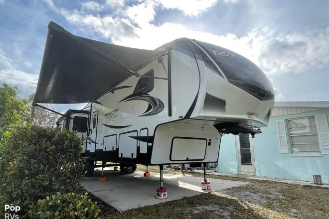 2021 Reflection 367BHS