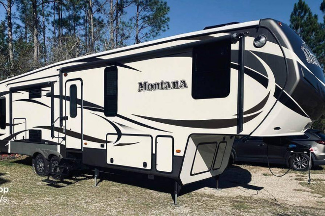 2016 Montana 3160rl