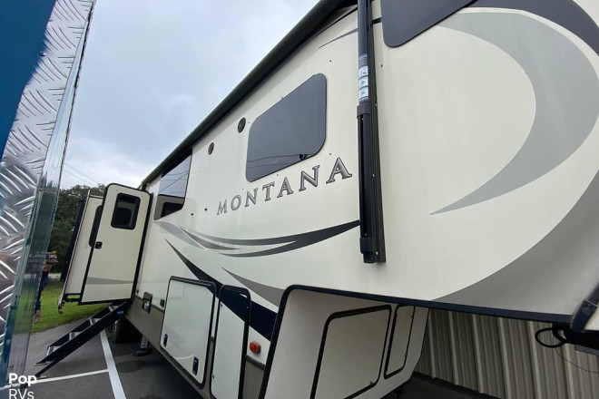 2019 Montana Legacy 3811MS
