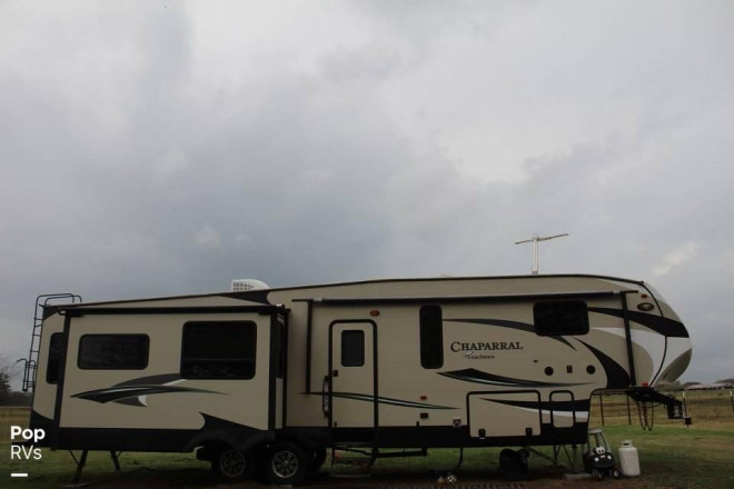 2015 Chaparral 360IBL