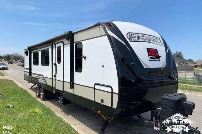 2019 Radiance UltraLite 32BH