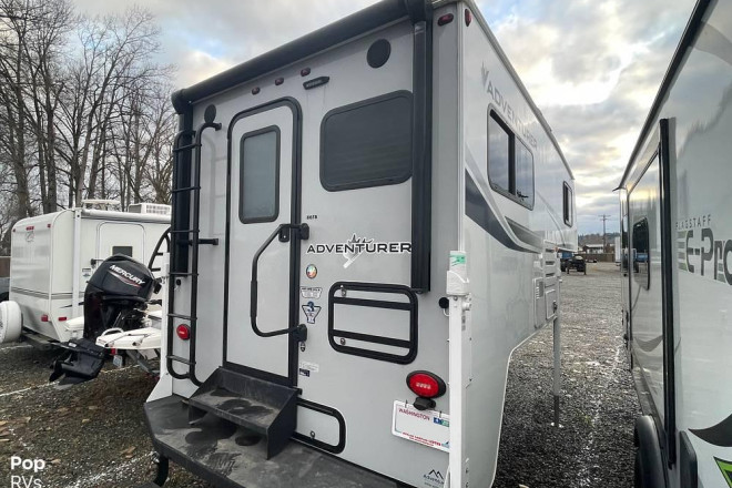 2021 Adventurer 86FB