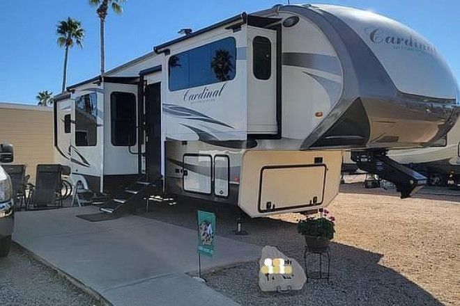 2016 Cardinal 3825FL