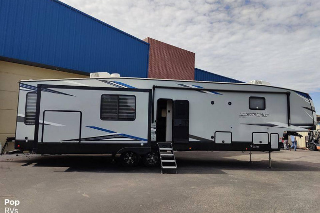 2021 Arctic Wolf 3660 Suite