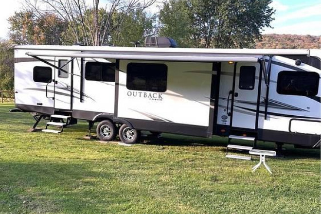 2017 Outback SUPER LITE 332FK