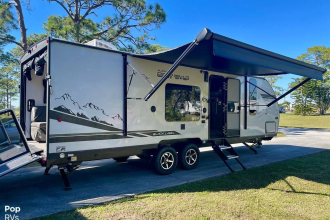 2020 Grey Wolf 26RR Black Label