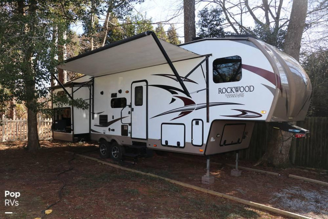 2018 Signature Ultra-Lite 8301WS