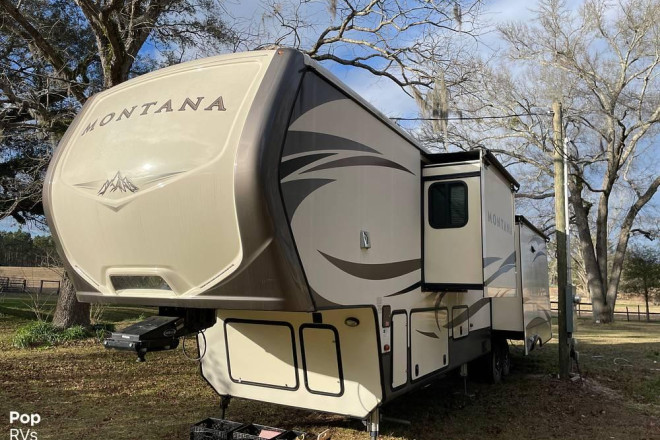2016 Montana 3911FB