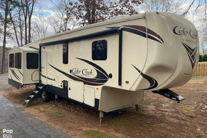 2018 Cedar Creek 37MBH