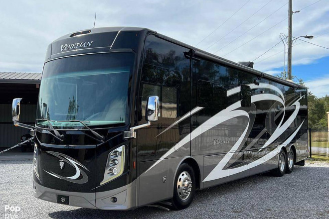 2020 Thor Motor Coach Venetian F42