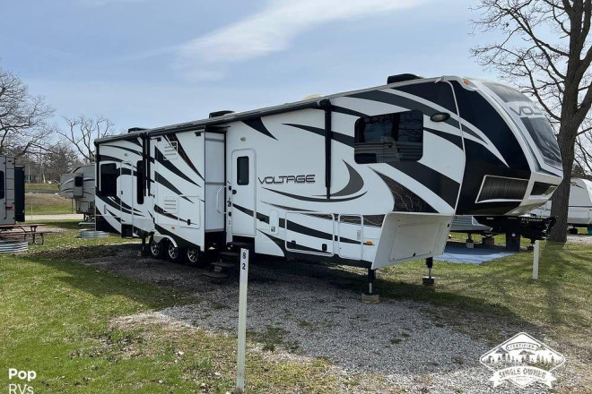 2014 Voltage 3950 Toy Hauler