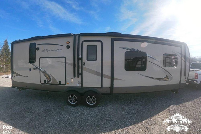 2019 Signature 8324BS