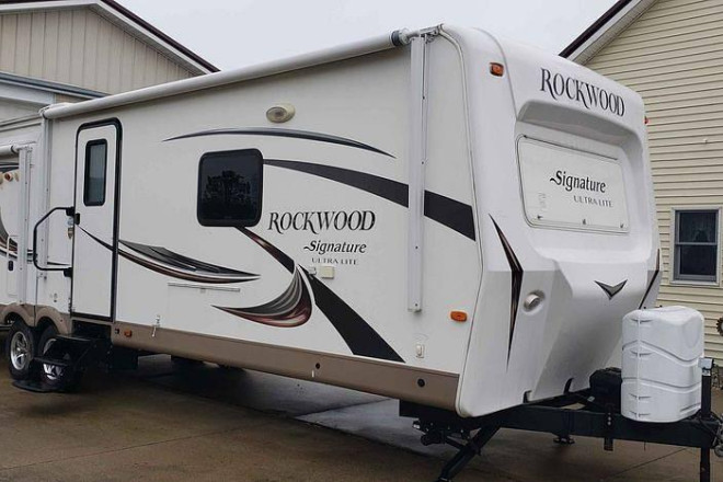 2015 Rockwood 8329SS