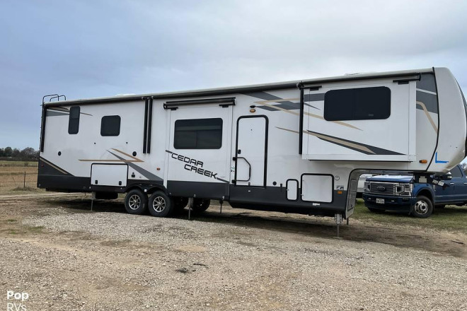 2021 Cedar Creek 371FL