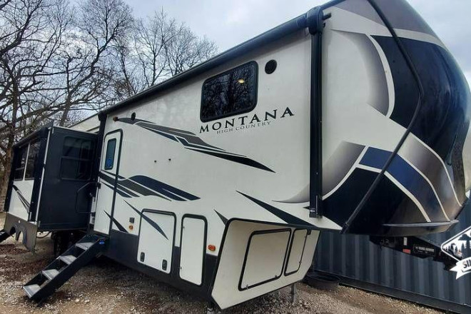2021 Montana High Country 335BH