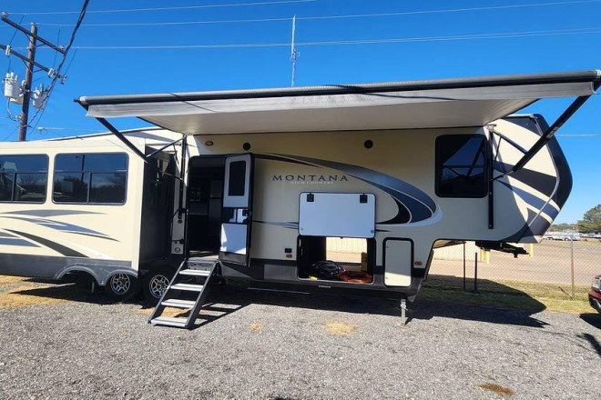 2019 Montana High Country 330 RL