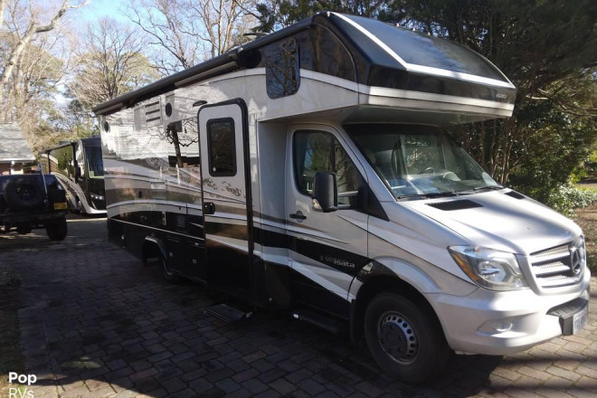 2018 Isata 3-Series 24FW