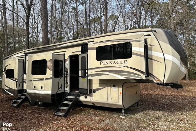 2019 Pinnacle 38FLWS