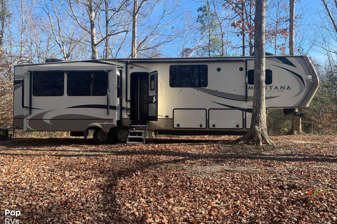 2019 Montana 3855BR Anniversary