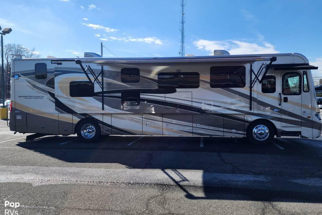 2016 Sportscoach 407FW