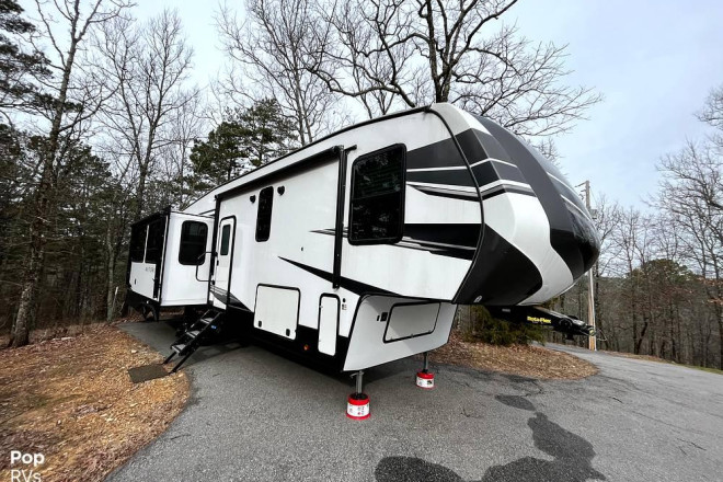 2021 Astoria 3173RLP