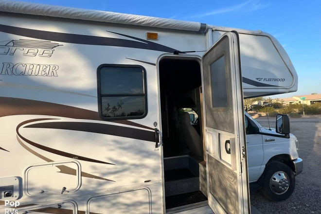 2014 Jamboree Searcher 25K