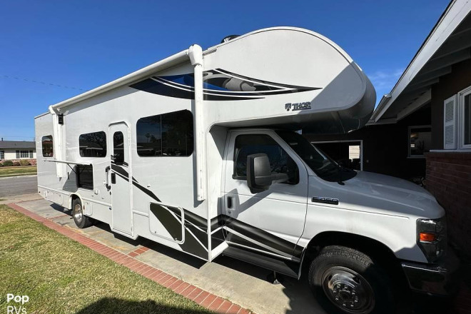 2021 Outlaw 29J Toy Hauler