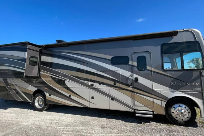 2019 Miramar 35.3